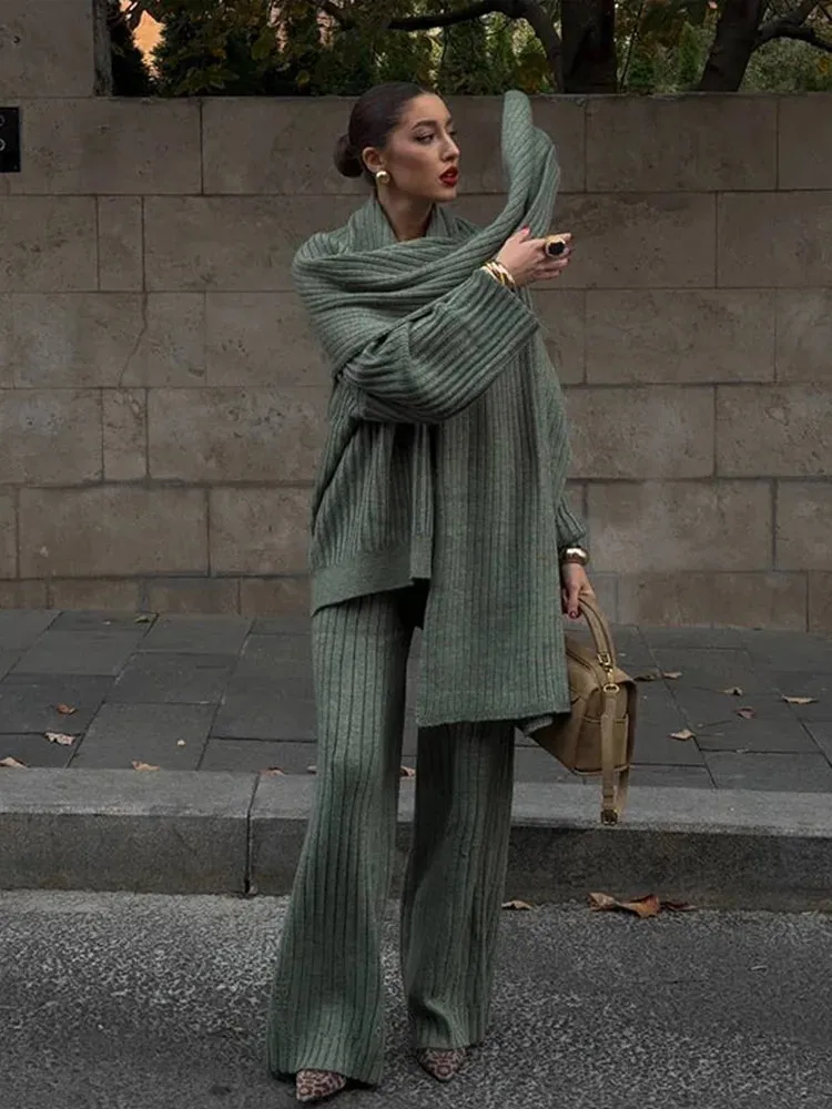 Charlie - Rib knitted three piece set with scarf