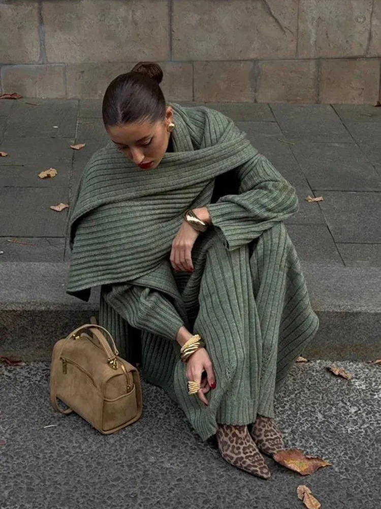 Charlie - Rib knitted three piece set with scarf